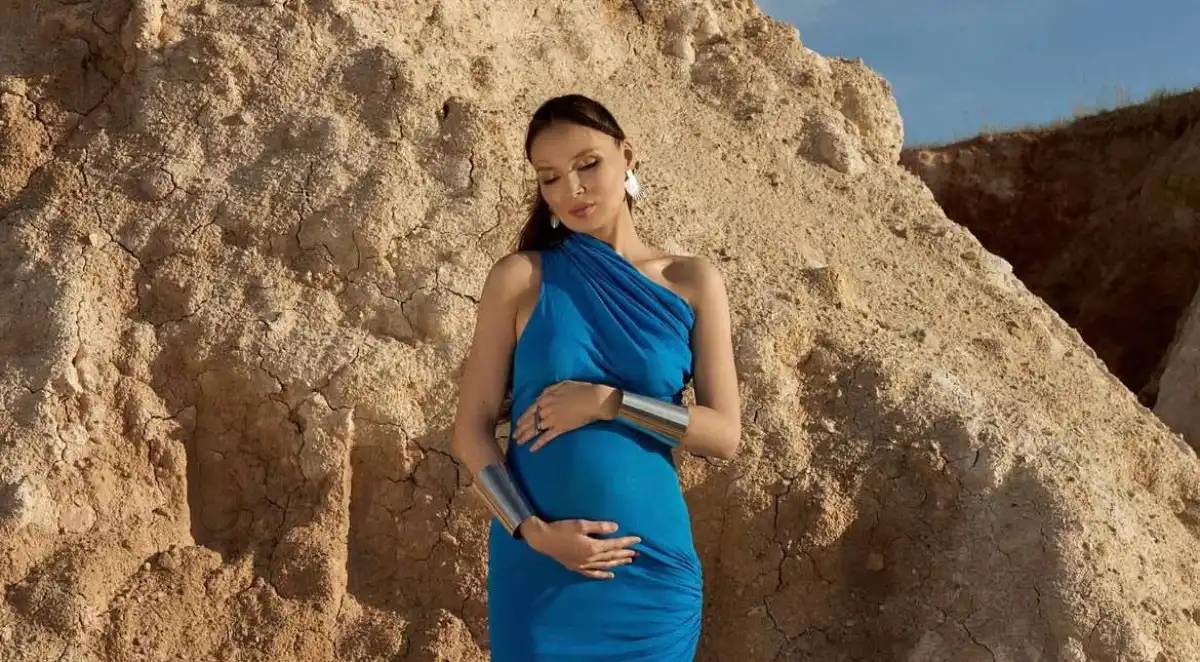 Жұлдыз Әбдікәрімова бесінші сәбиін дүниеге әкеліп, сүйінші сұрады