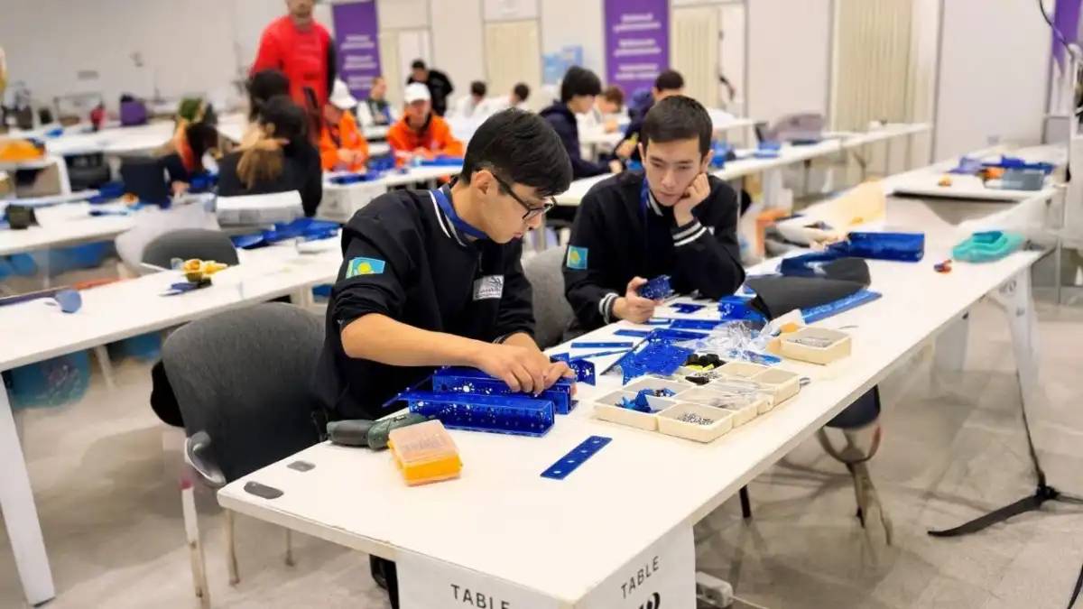 Елдегі 30 колледж корпоративтік басқару жүйесіне көшіп жатыр