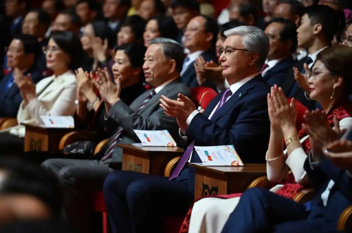 Қасым-Жомарт Тоқаев пен То Лам концерт тамашалады