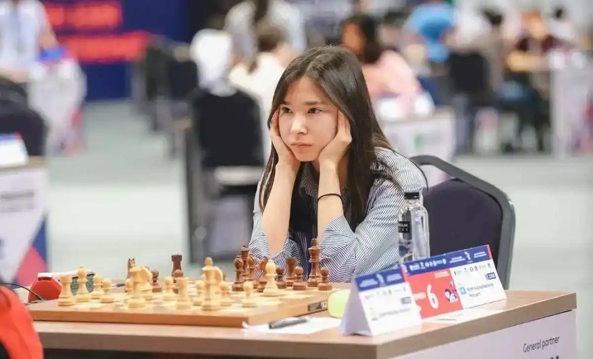 Президент астаналық шахматшы Меруерт Камалиденованы құттықтады