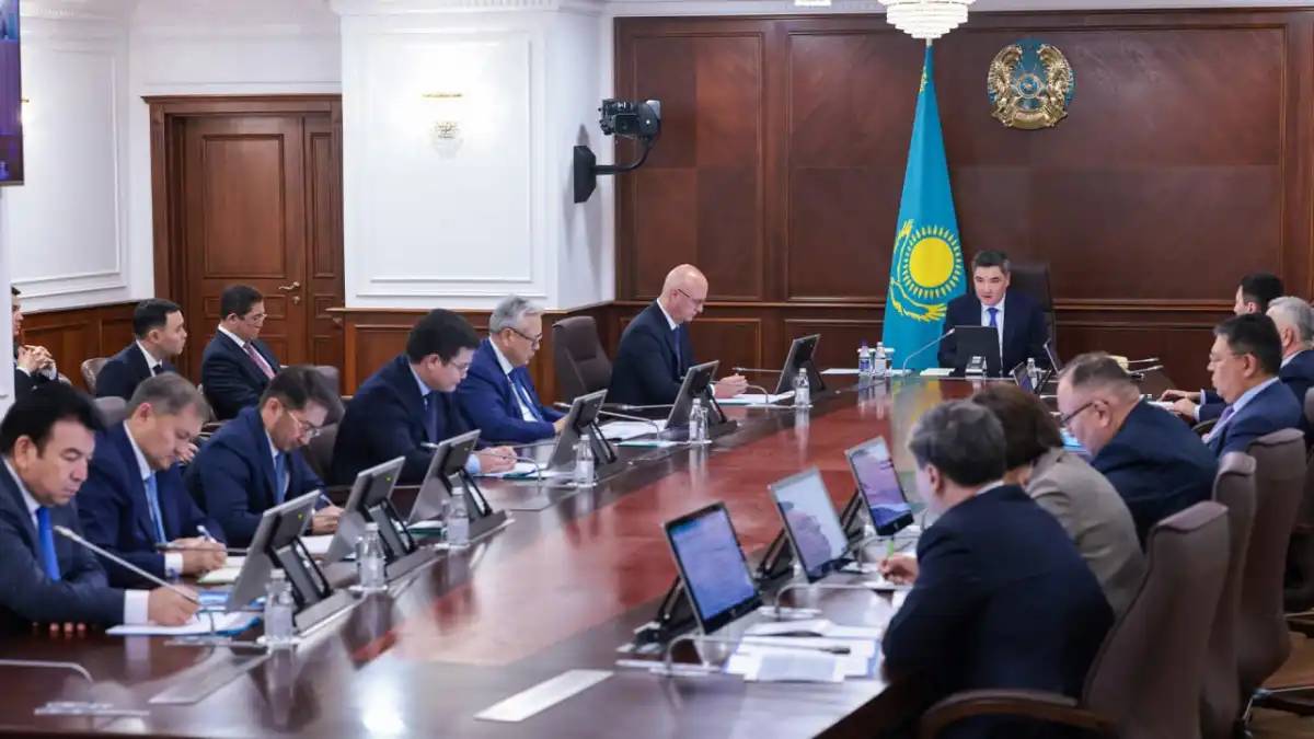 Олжас Бектенов Президент тапсырмаларын орындау бойынша жиын өткізді