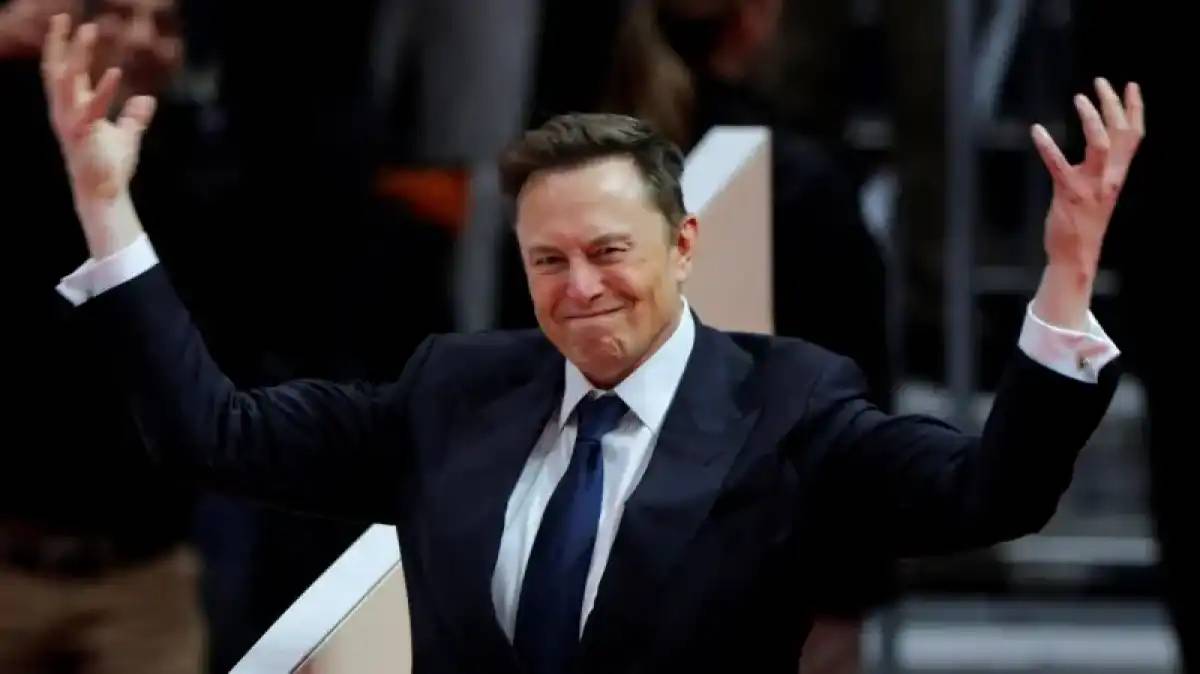 Илон Маск мемлекеттік қызметтен кетті