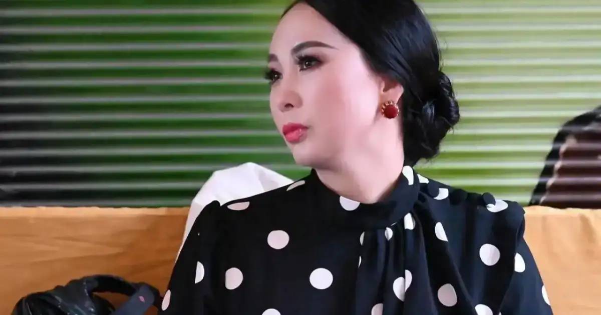 «Бақытын өз елінен таппағаны ма?»: Қарақат Әбілдинаның жазбасы көпшілікті ойландырып қойды