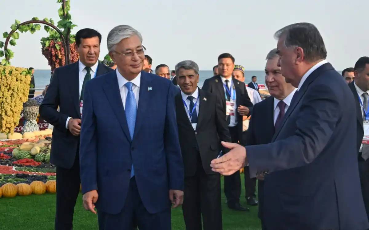 Мемлекет басшысы Орталық Азия елдерінің көрме павильонын аралап көрді