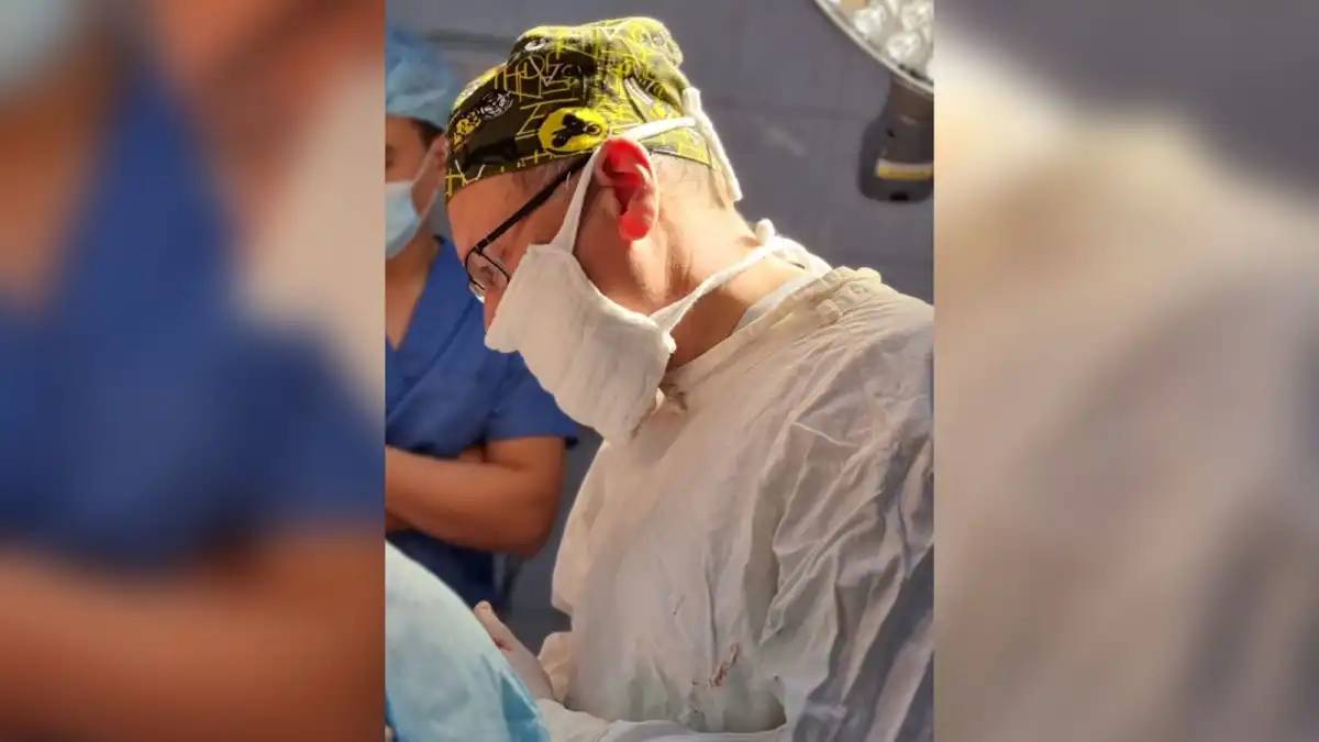 «Небәрі төрт нейрохирург болдық»: Бас нейрохирург Ермек Ибраев елорда медицинасының қалыптасу жолы туралы айтты