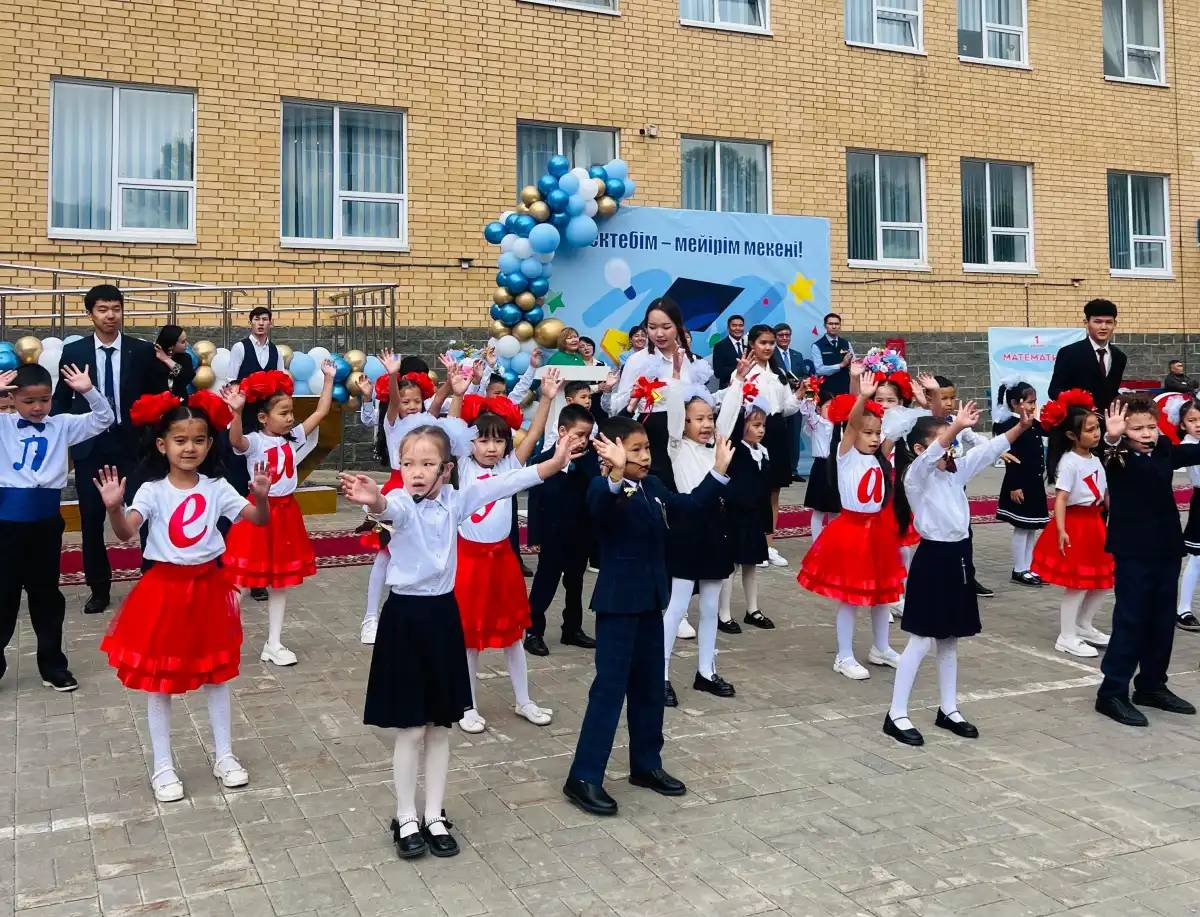 Астаналық мектепте алғашқы қоңырау соғылды