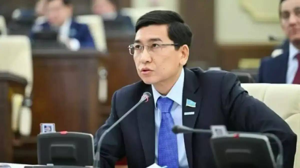 Мектеп тек өз құзыретіне кіретін мәселелерге ғана жауап беруі керек – Асхат Аймағамбетов