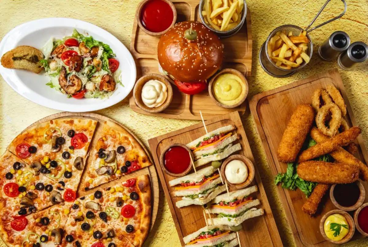 Елімізде фастфуд пен зиянды тағам өнімдерінің жарнамасына шектеу қойылады