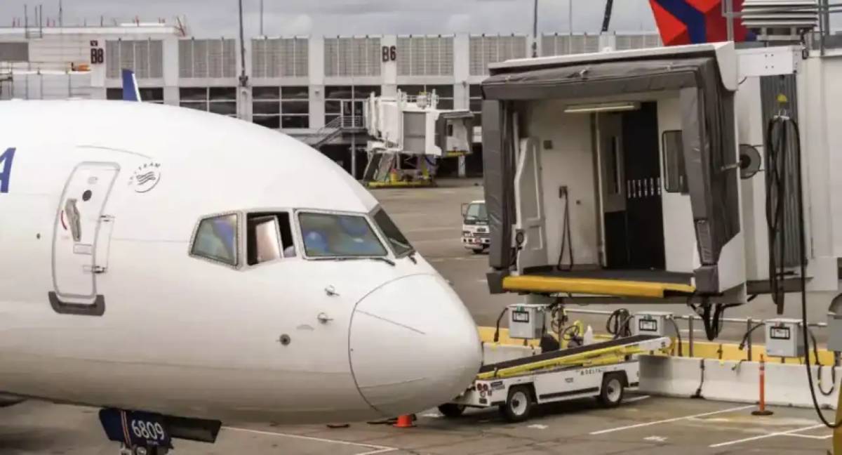 АҚШ-та тағы да жолаушылар ұшағы соқтығысты (ВИДЕО)