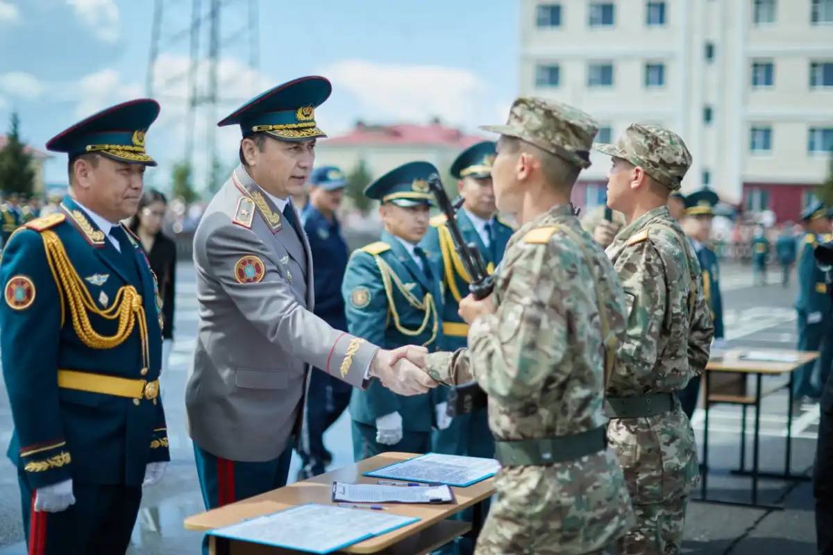 Елордада 700-ге жуық ұландық әскери ант қабылдады