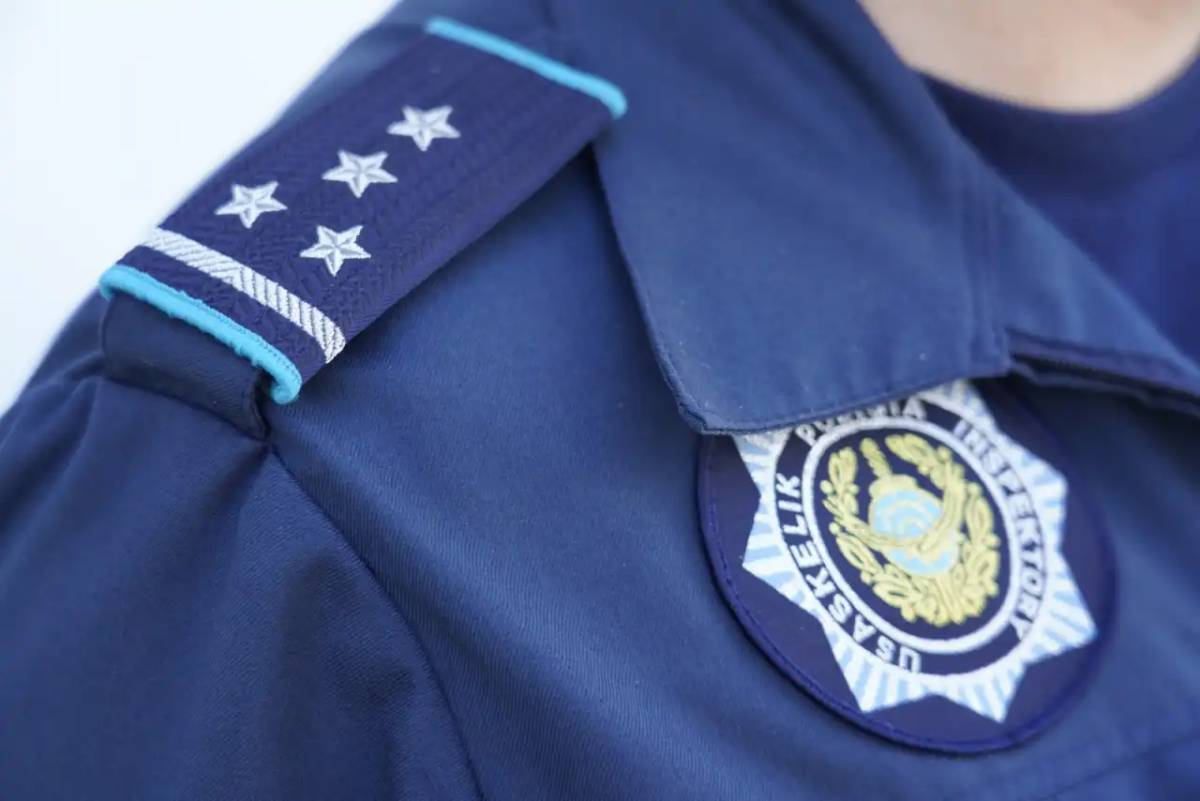 Елордалық полицейлер жатақханада шыққан өрттен тұрғындарды құтқарды