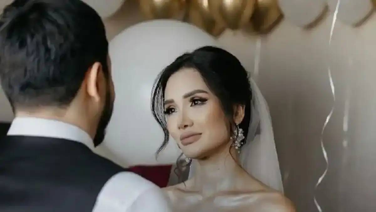 «Қайын атам телефон соғып іздейді»: Айжан Байзақова отбасы туралы айтты