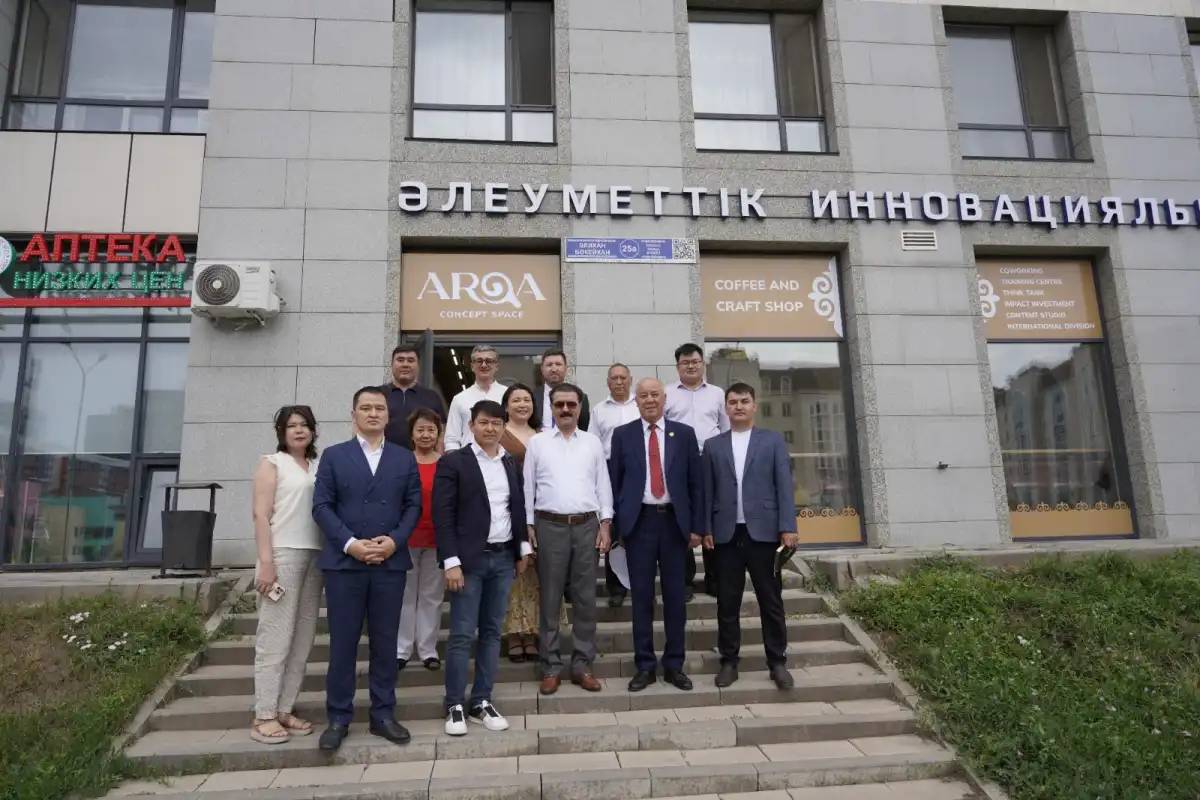 Елорданың Қоғамдық кеңес мүшелері әлеуметтік кәсіпкерлік нысандары жұмысымен танысты