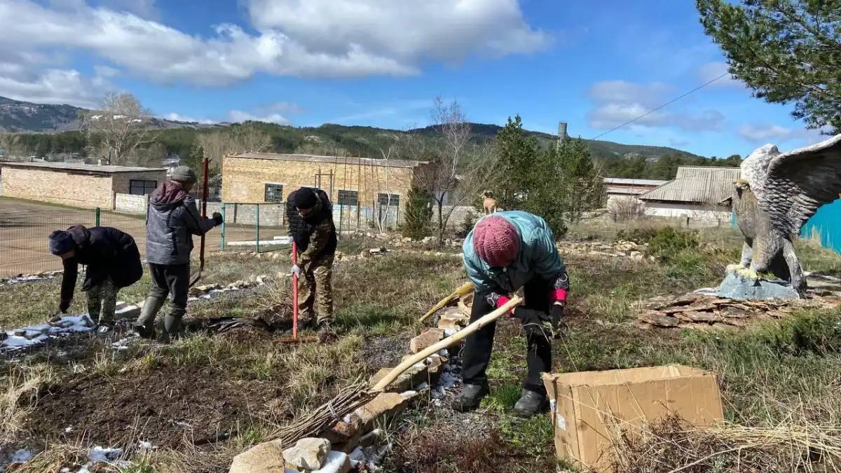 «Таза Қазақстан»: «Киелі мекен» акциясы аясында 12 тонна қоқыс жиналды