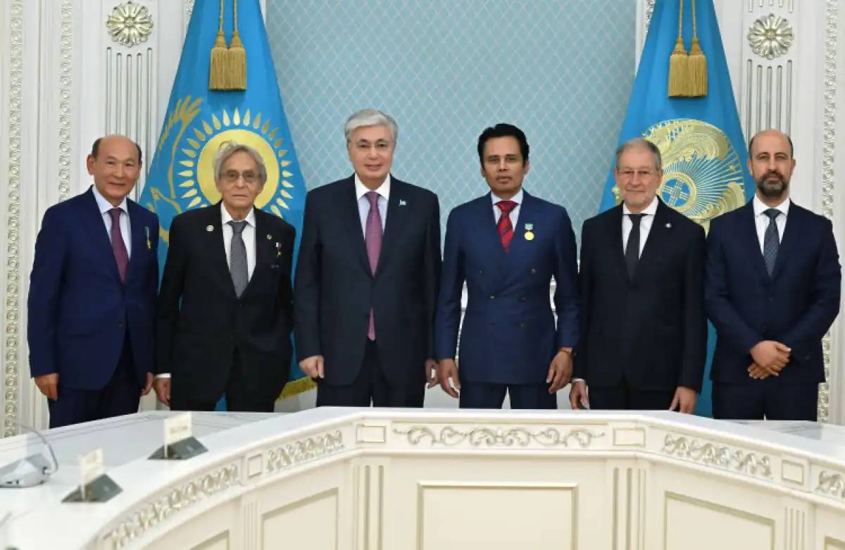 Президент әлемдік нейрохирургия саласының өкілдерімен кездесті