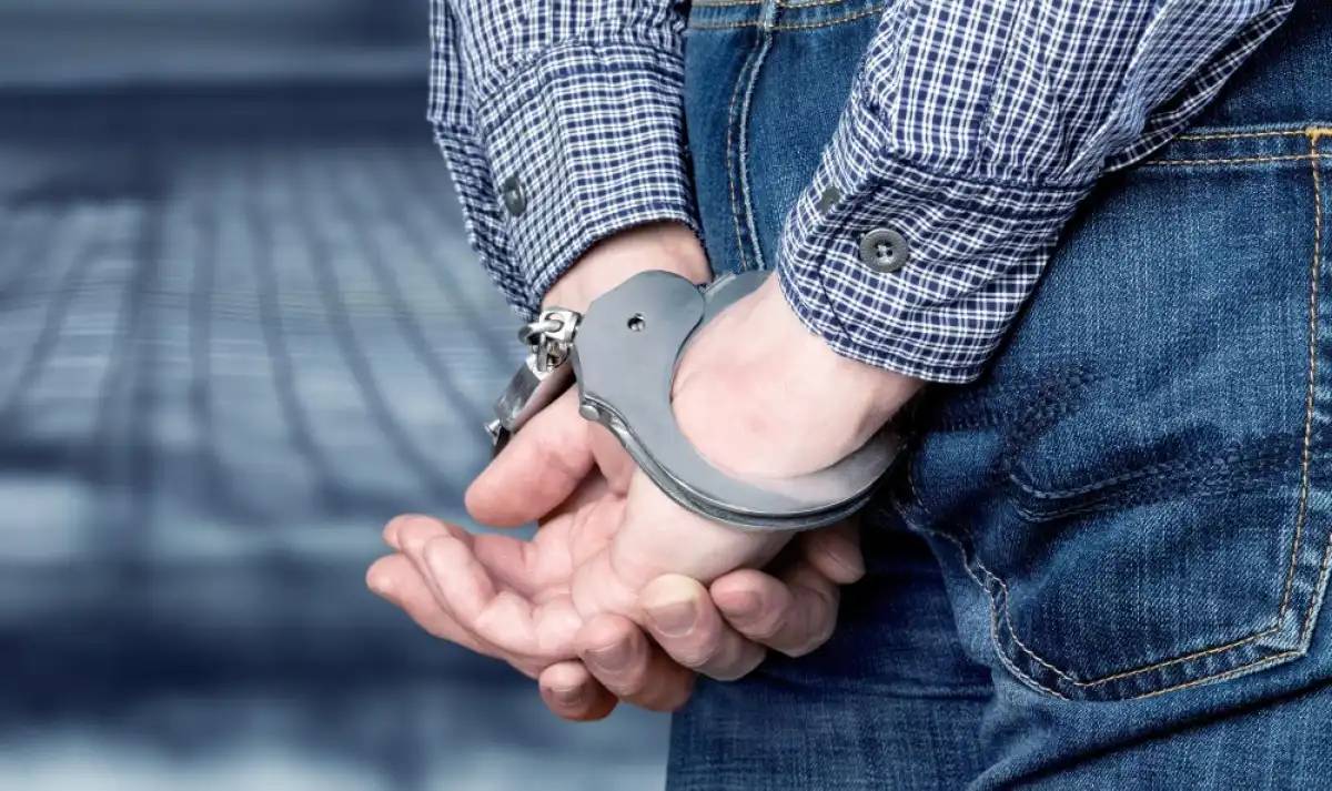 «Пәтер алып береміз»: Астаналықтарды сан соқтырған алаяқтар сотталды