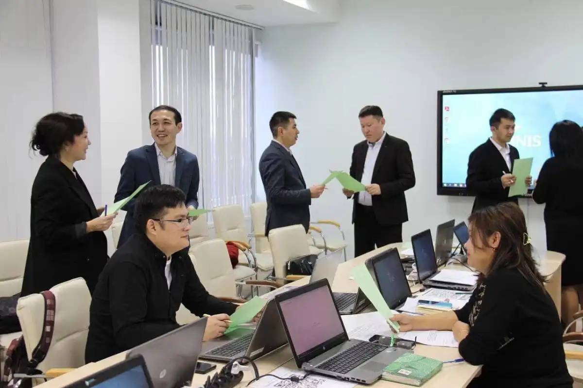 «Білім берудегі өзгерістердің 1000 көшбасшысы»: 471 үміткер мектептерде тағылымдамадан өтіп жатыр