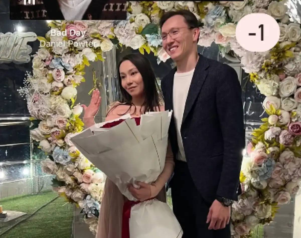 «Бақытты бол»: Нұрлан Еспановтың атышулы ұлы алғаш рет сүйіктісін көрсетті