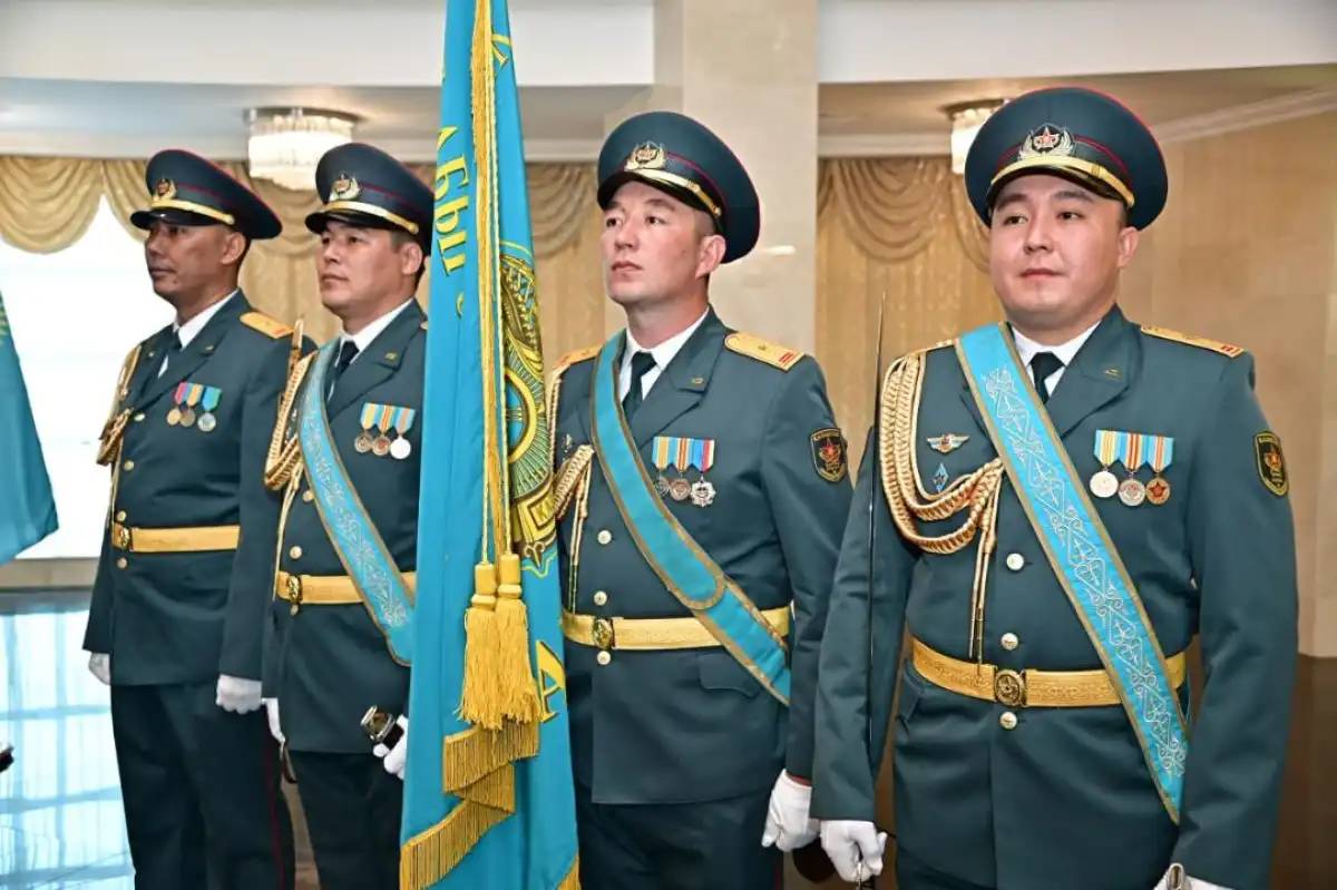 Ұлттық қауіпсіздік пен әскери салада 60-тан астам офицер мен генерал магистр атанды