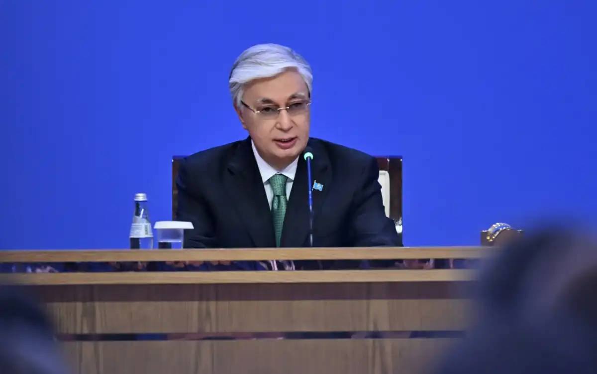 Тоқаев: Оқуда үздік нәтиже көрсеткен академия түлектеріне бірден «аға лейтенант» шенін беру қажет