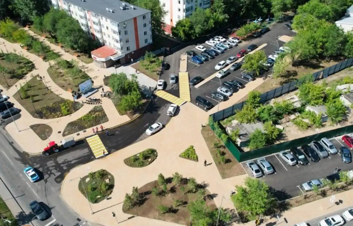 Астана күні қарсаңында елордада жаңа гүлзар ашылды