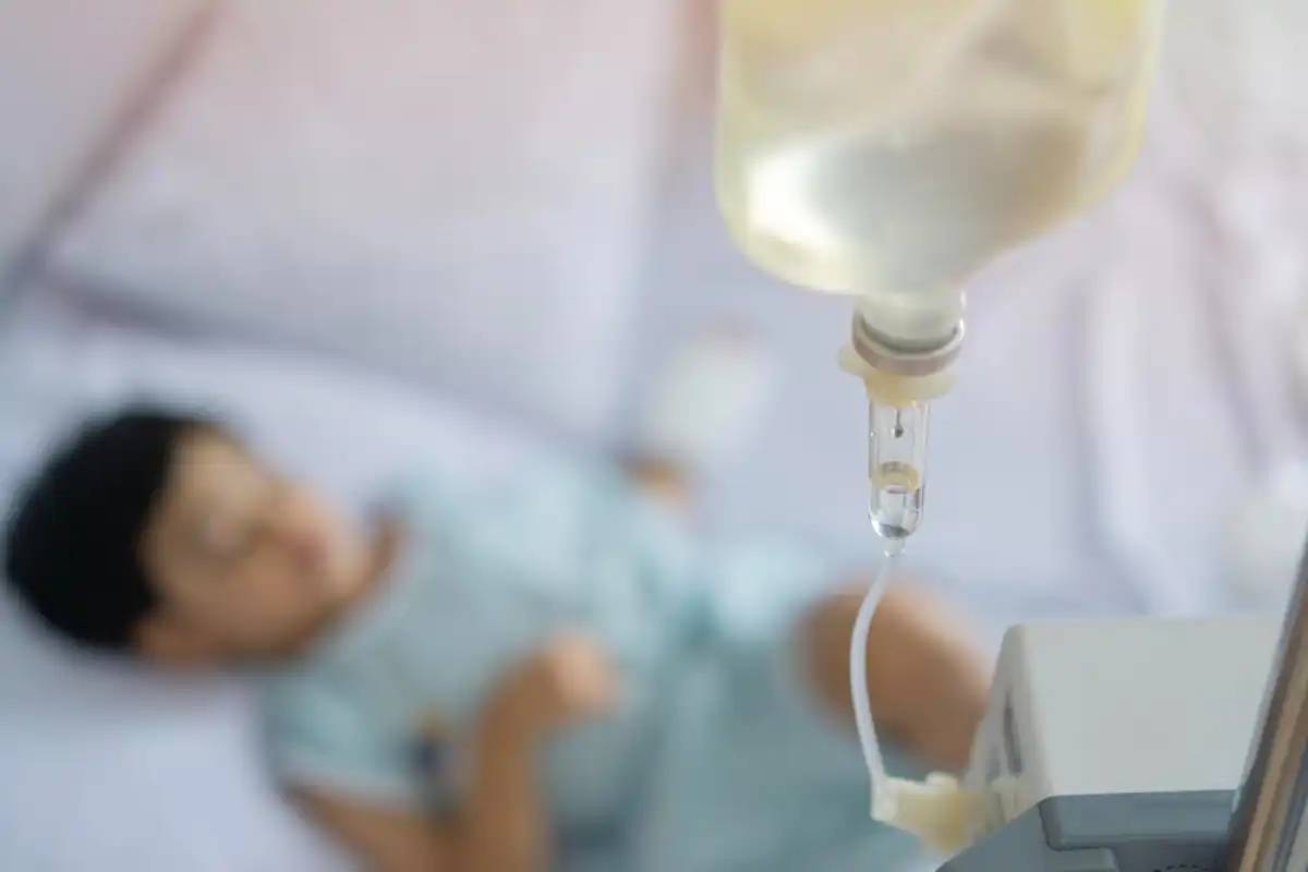 Павлодарда анасы терезеден лақтырып жіберген бала ауруханадан шықты