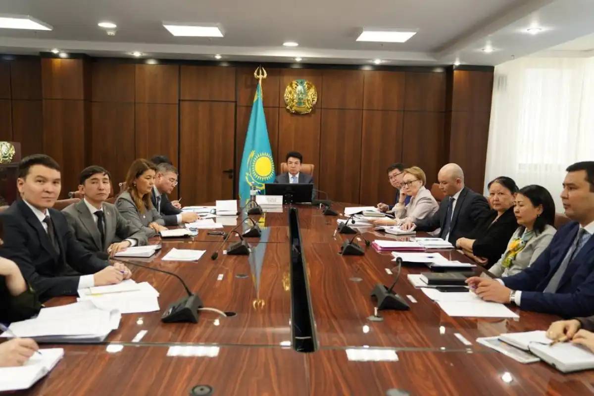 Ғани Бейсембаев мәслихат депутаттарымен кездесу өткізді