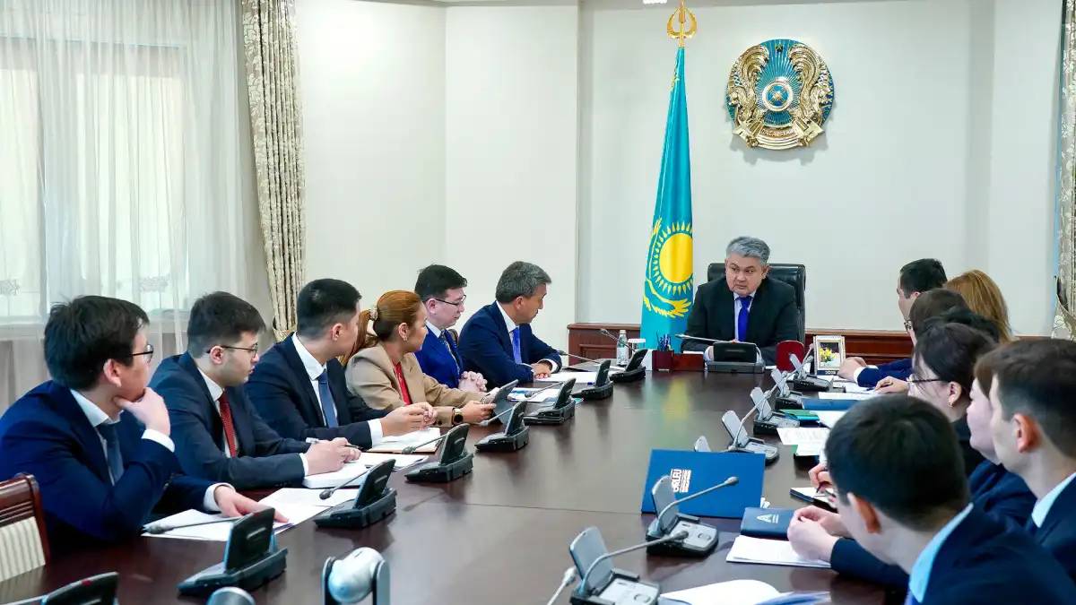 Үкіметте білім беру жүйесіне жасанды интеллектіні енгізу мәселелері талқыланды