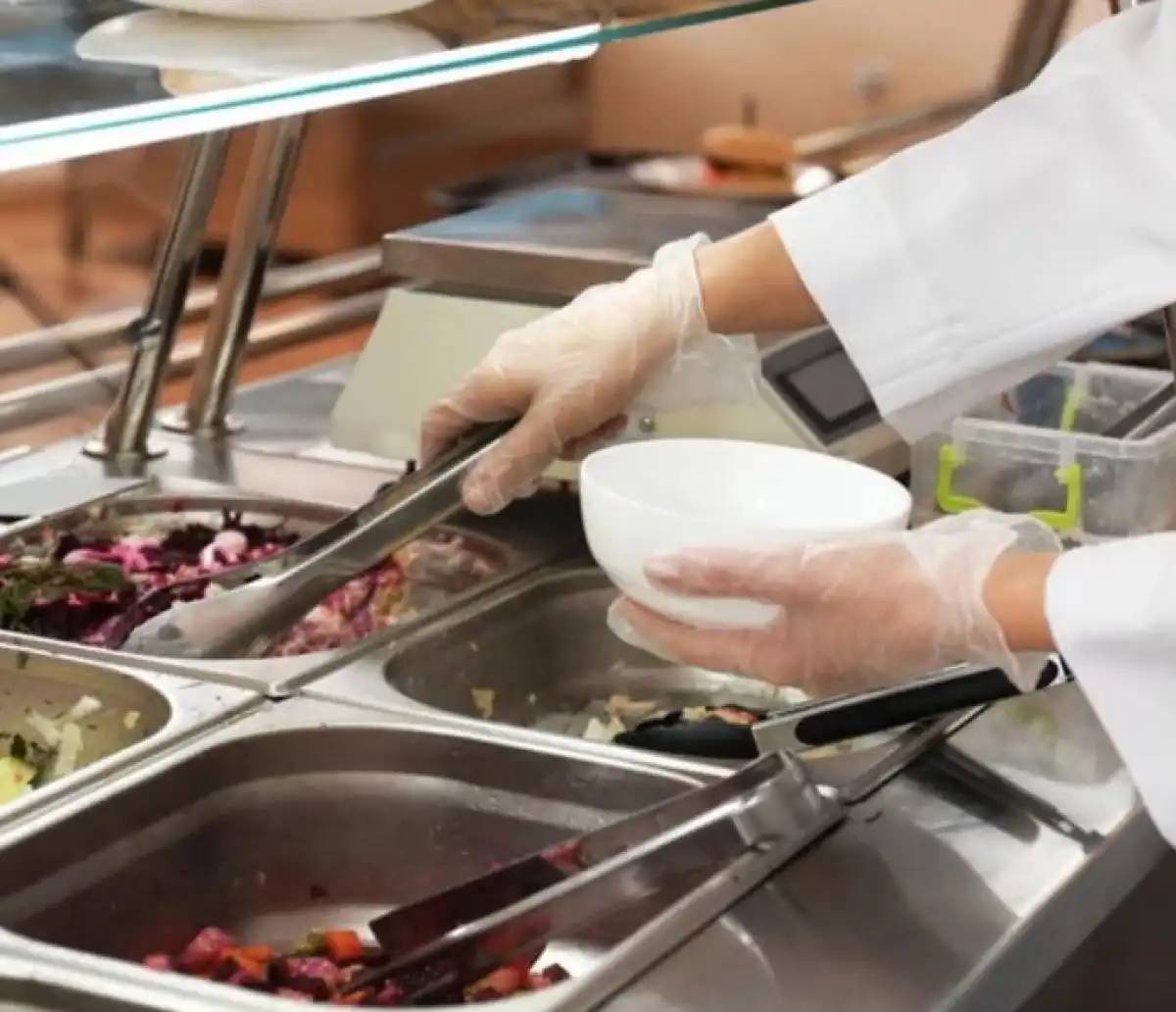 Мектеп оқушылары қыркүйектен бастап жаңа мәзір бойынша тамақтанады