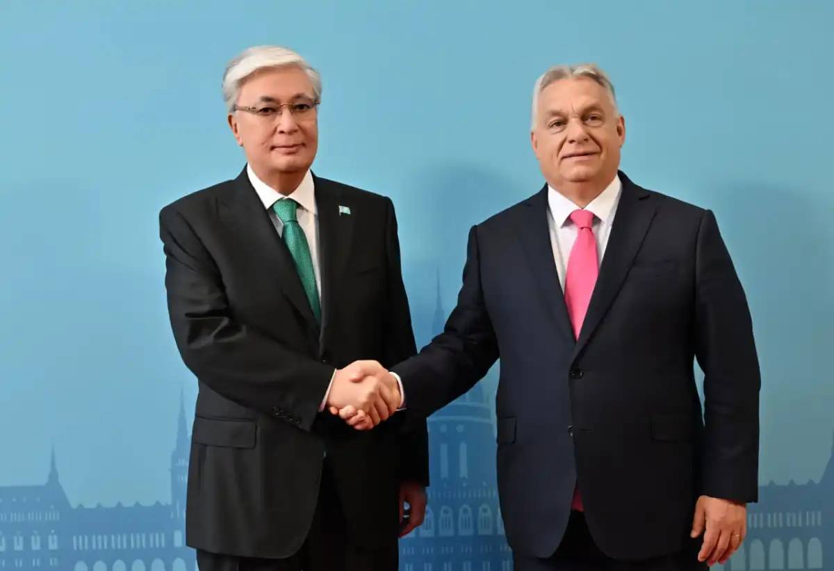 Мемлекет басшысы Будапешттегі Varkert Bazar павильонына барды