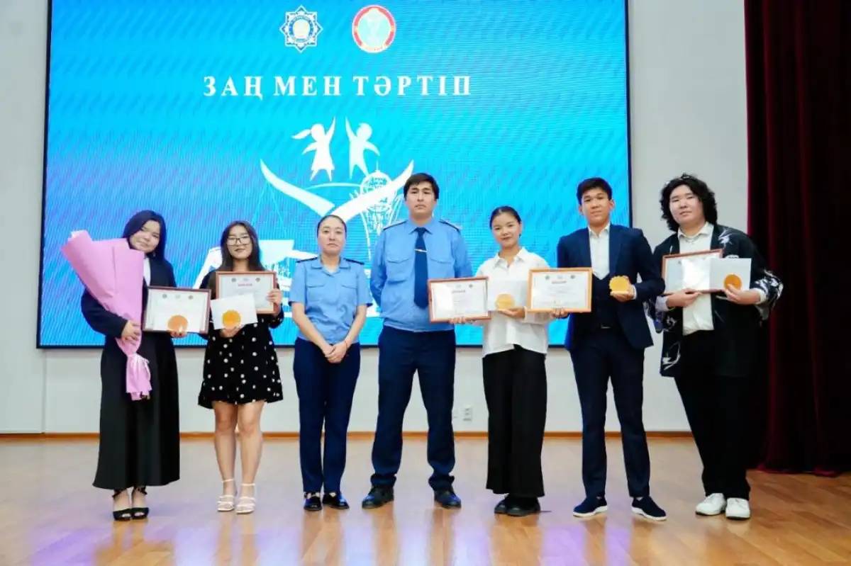 «Заң және тәртіп»: елордада студенттік жобалардың қорытындысы шығарылды