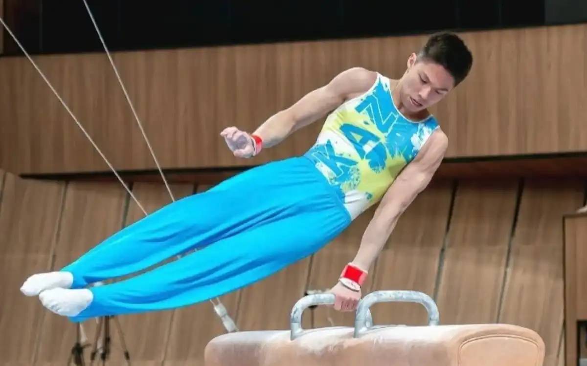 Зейнолла Ыдырысов гимнастикадан Болгариядағы турнирде күміс жүлдегер атанды