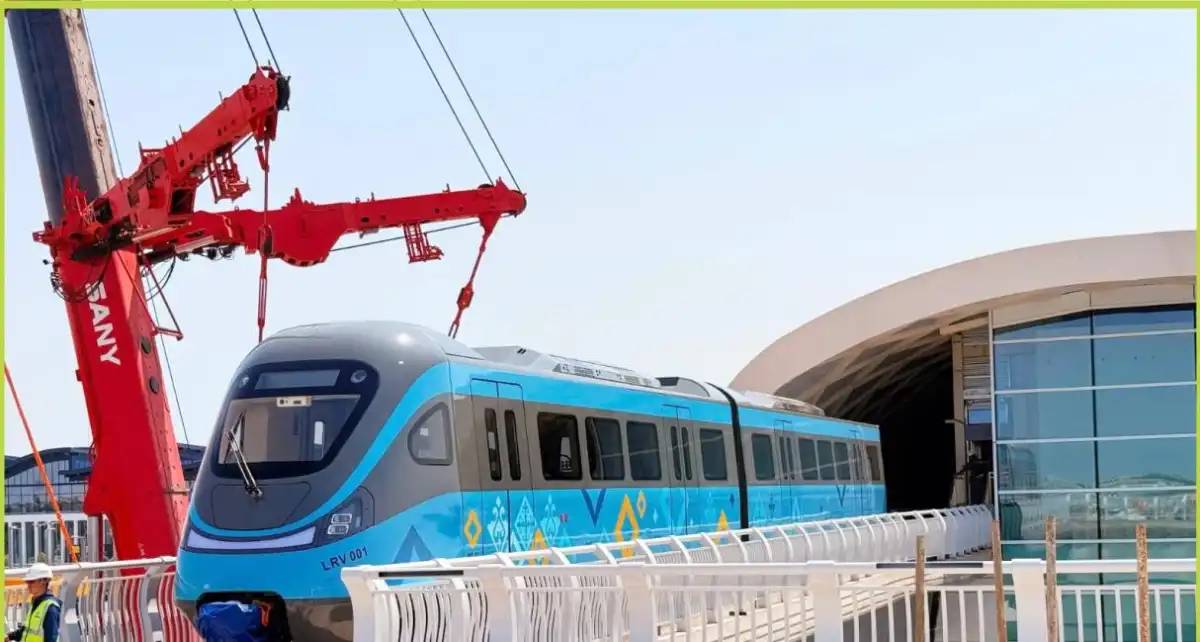 №101 станциясына алғашқы LRT құрамы көтерілді