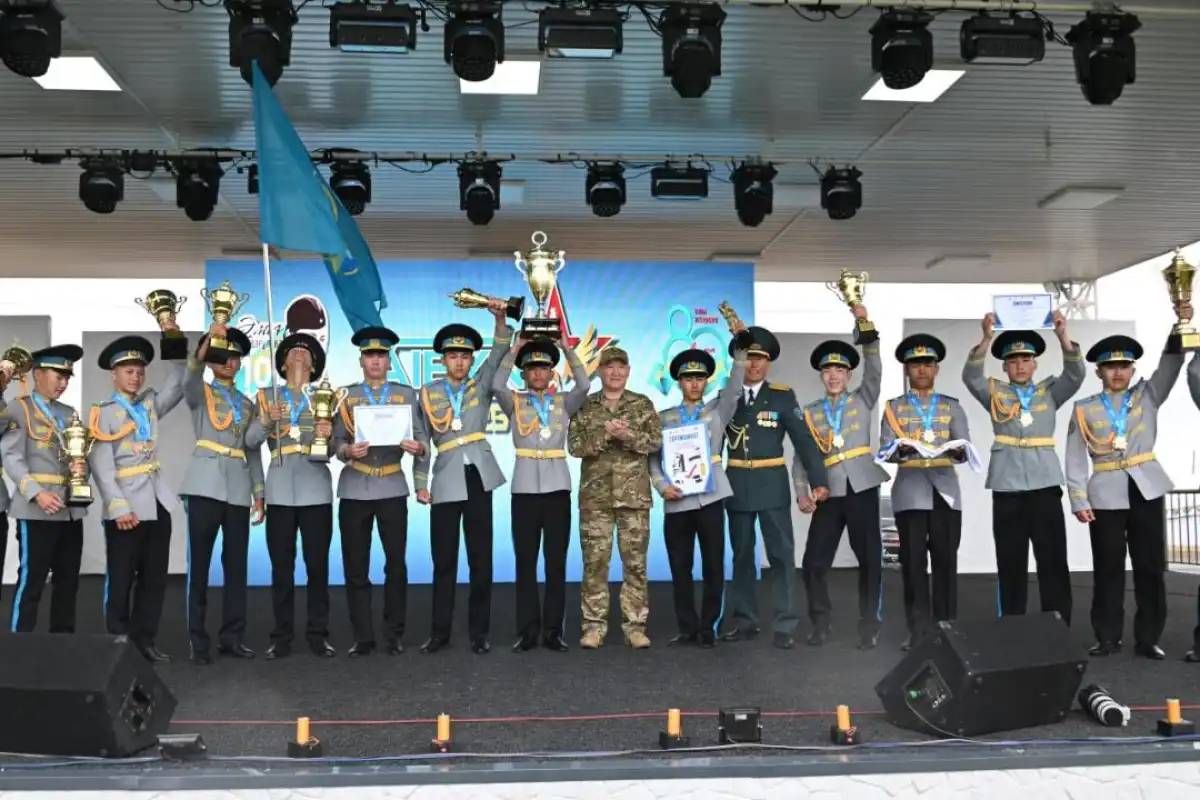 Қорғаныс министрі әскери-патриоттық жиын жеңімпаздарын марапаттады