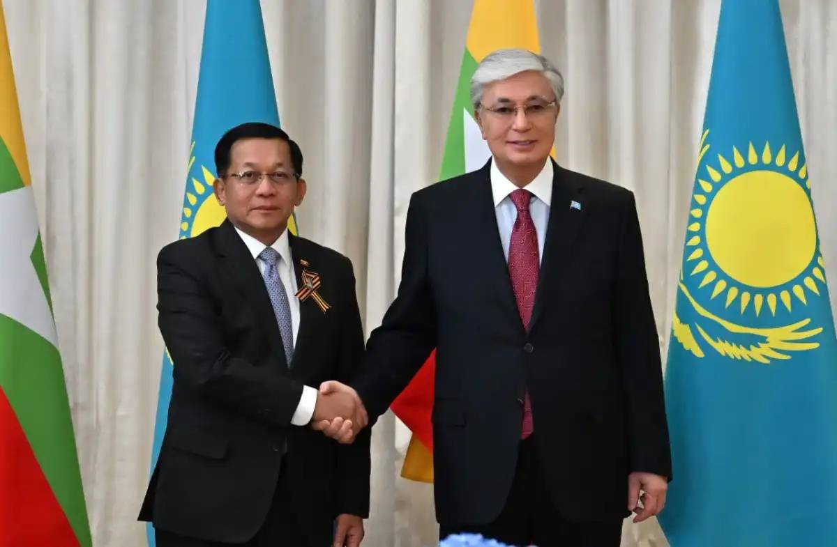 Президент Мьянма Премьер-министрімен кездесті