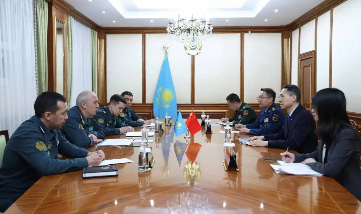 Қазақстан мен Қытай әскери саладағы ынтымақтастықты талқылады