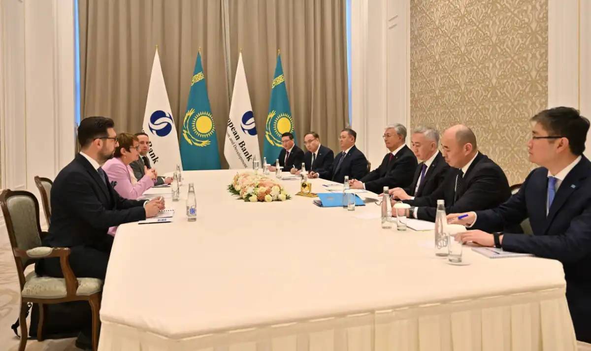 Тоқаев Еуропалық қайта құру және даму банкінің президенті Одиль Рено-Бассомен кездесті
