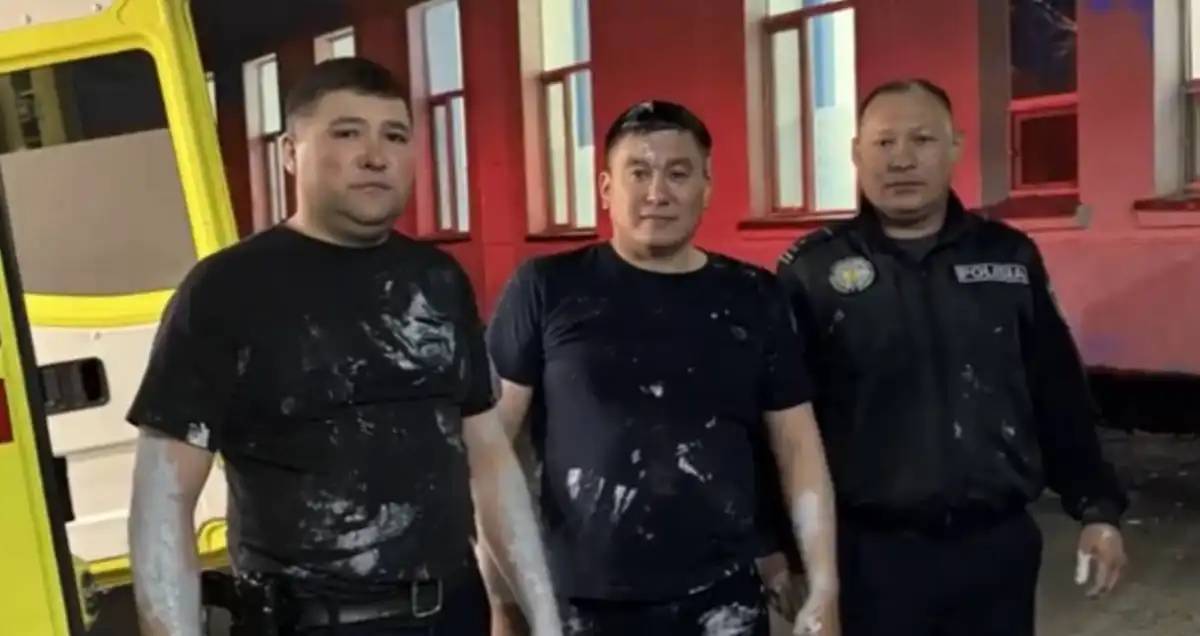 Текеліде полицейлер бояуға уланған жігітті құтқарып қалды