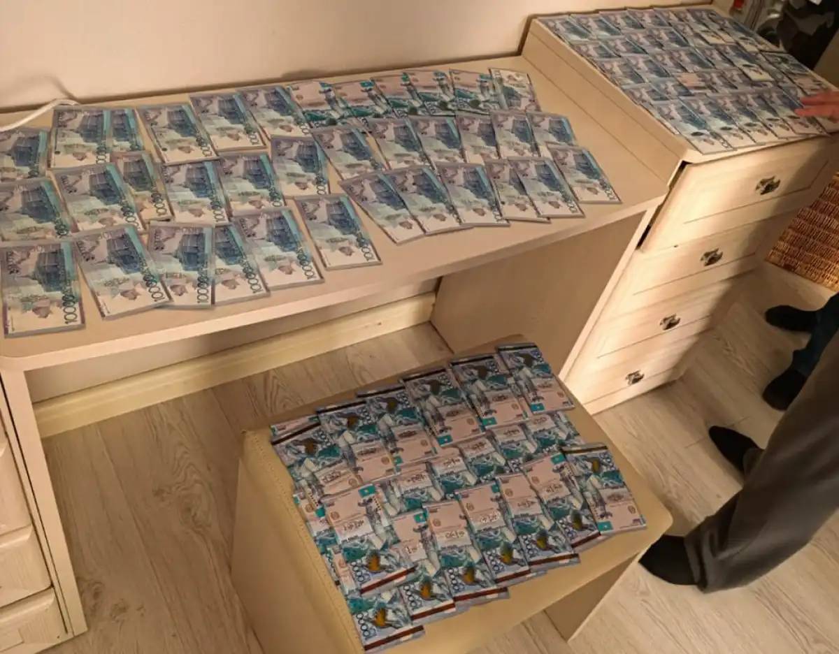 Оралда кәсіпкерлерден ақша бопсалаған қылмыстық топ ұсталды