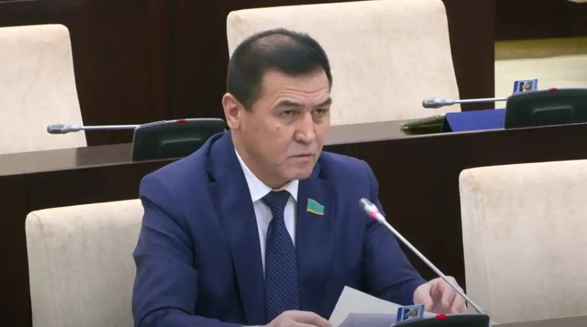 «Легионерлер нәтиже көрсетпеді»: Депутат легионерлерді емес, отандық спортшыларды қолдау керегін айтты