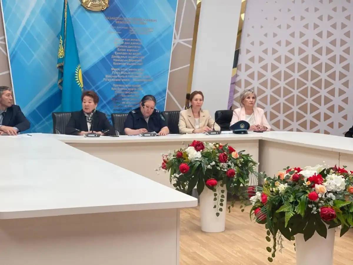 Балаларды қорғау күні: елордада мектеп оқушыларымен профилактикалық кездесу өтті