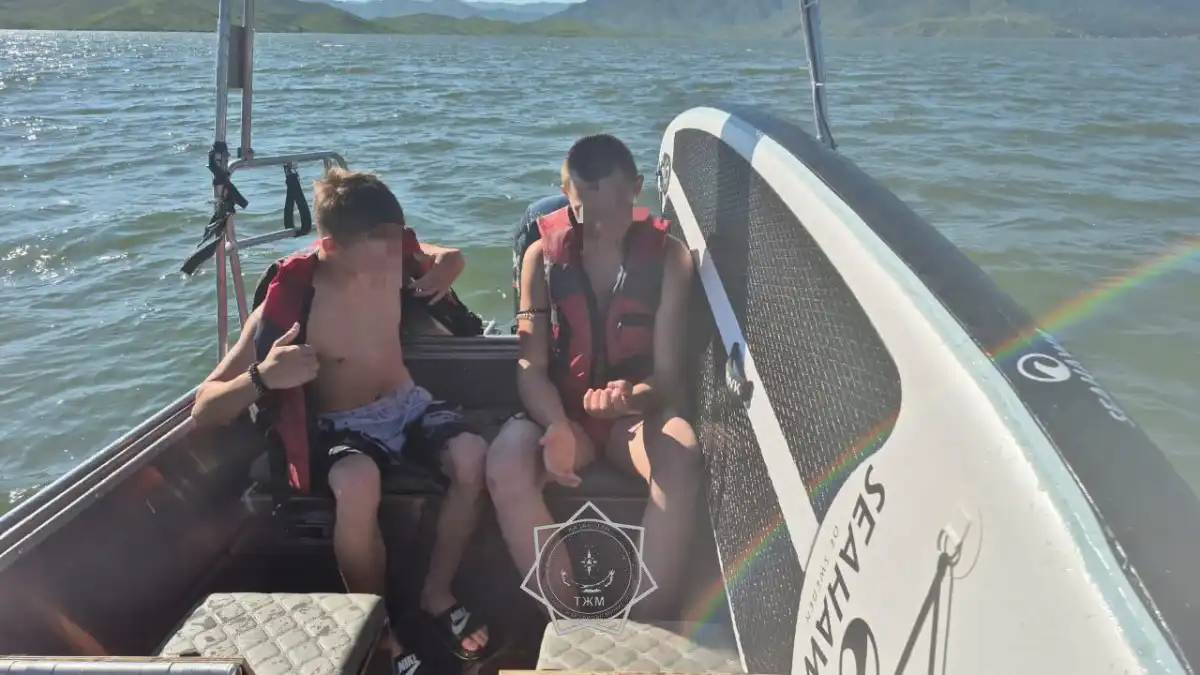 Бұқтырма су қоймасында екі бала құтқарылды