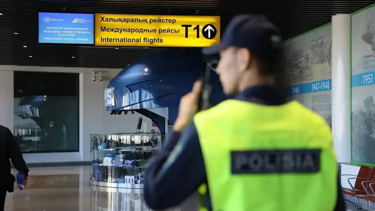 Астана әуежайында орынсыз қалжыңдаған шетел азаматы 15 тәулікке қамалды