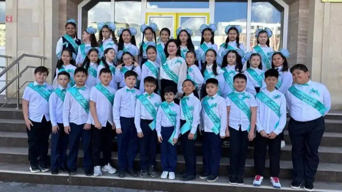 Ұстаз – ұрпақ шырақшысы: елорда мұғалімінің өнегелі жолы