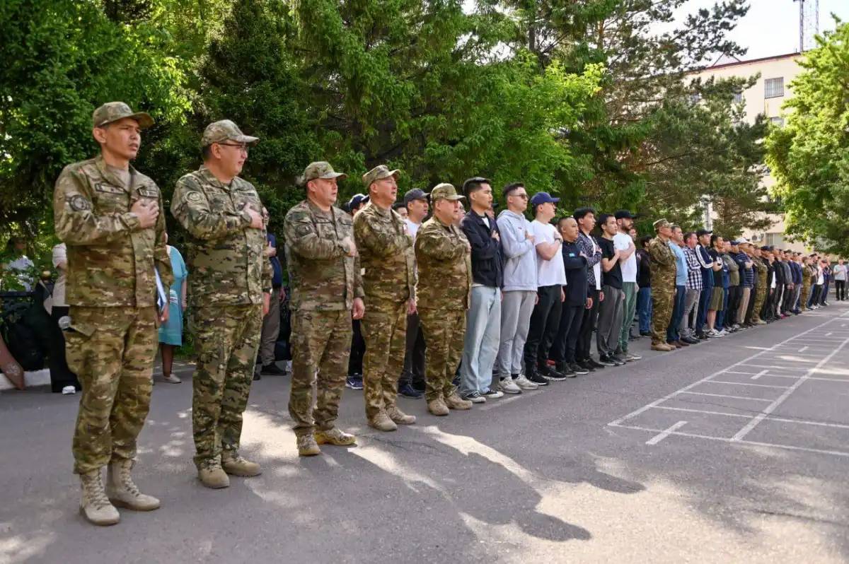 Елордада запастағы әскери міндеттілер жоспарлы әскери жиынға аттандырылды