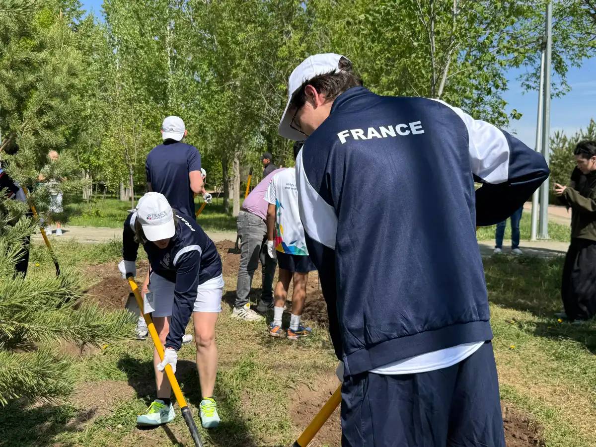 Астанада спортшылар «Таза Қазақстан» экоакциясына қолдау көрсетті