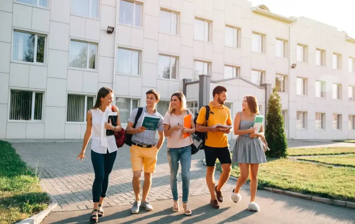 Жазда студенттерге арналған тегін оқу курстары ұйымдастырылады