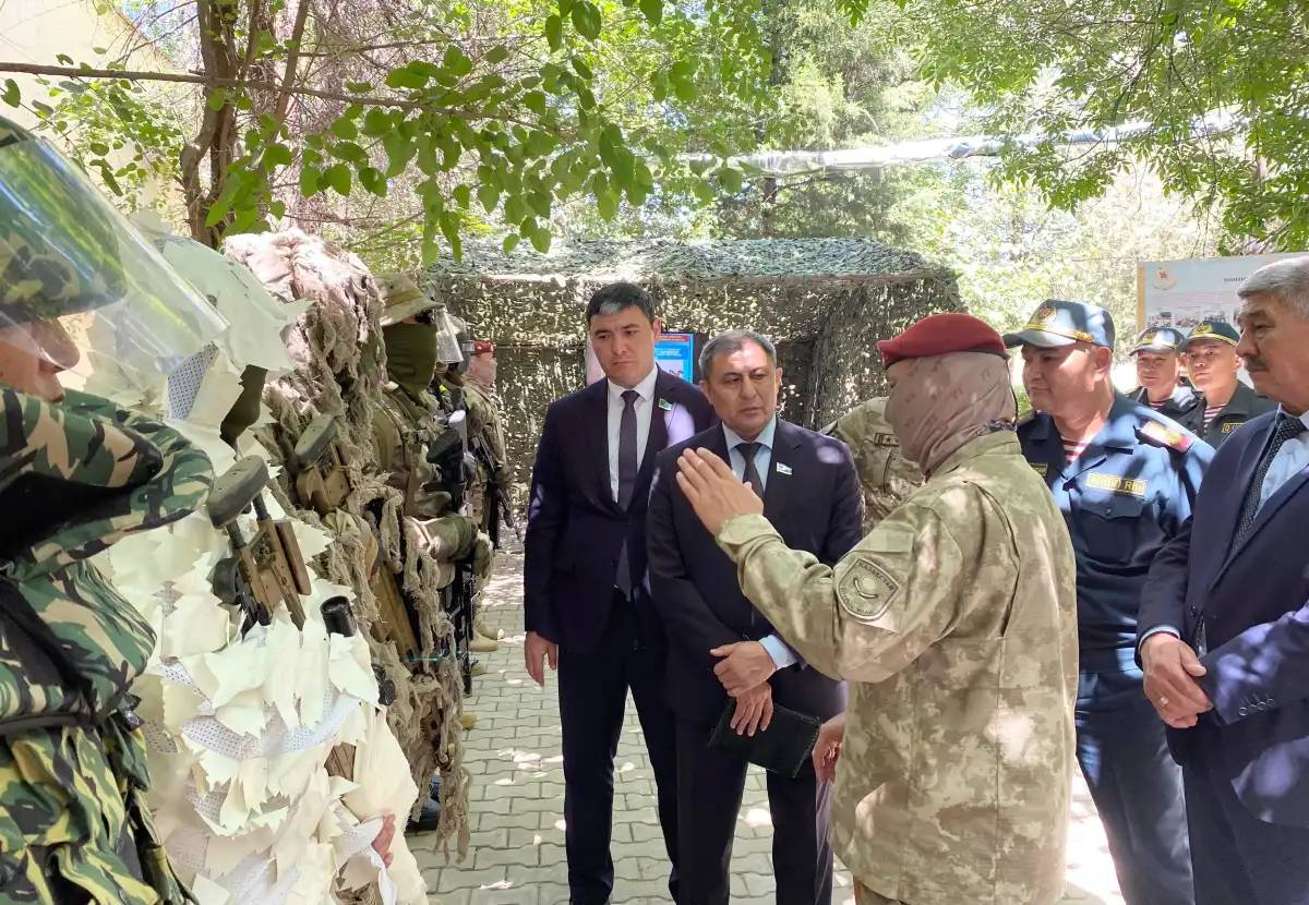 Депутаттар  Ұлттық ұланның жедел бригадасына барды