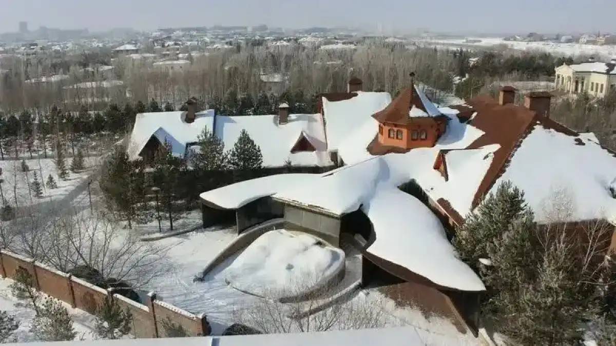 Астанада Кәрім Мәсімовке тиесілі деген зәулім үй тәркіленді