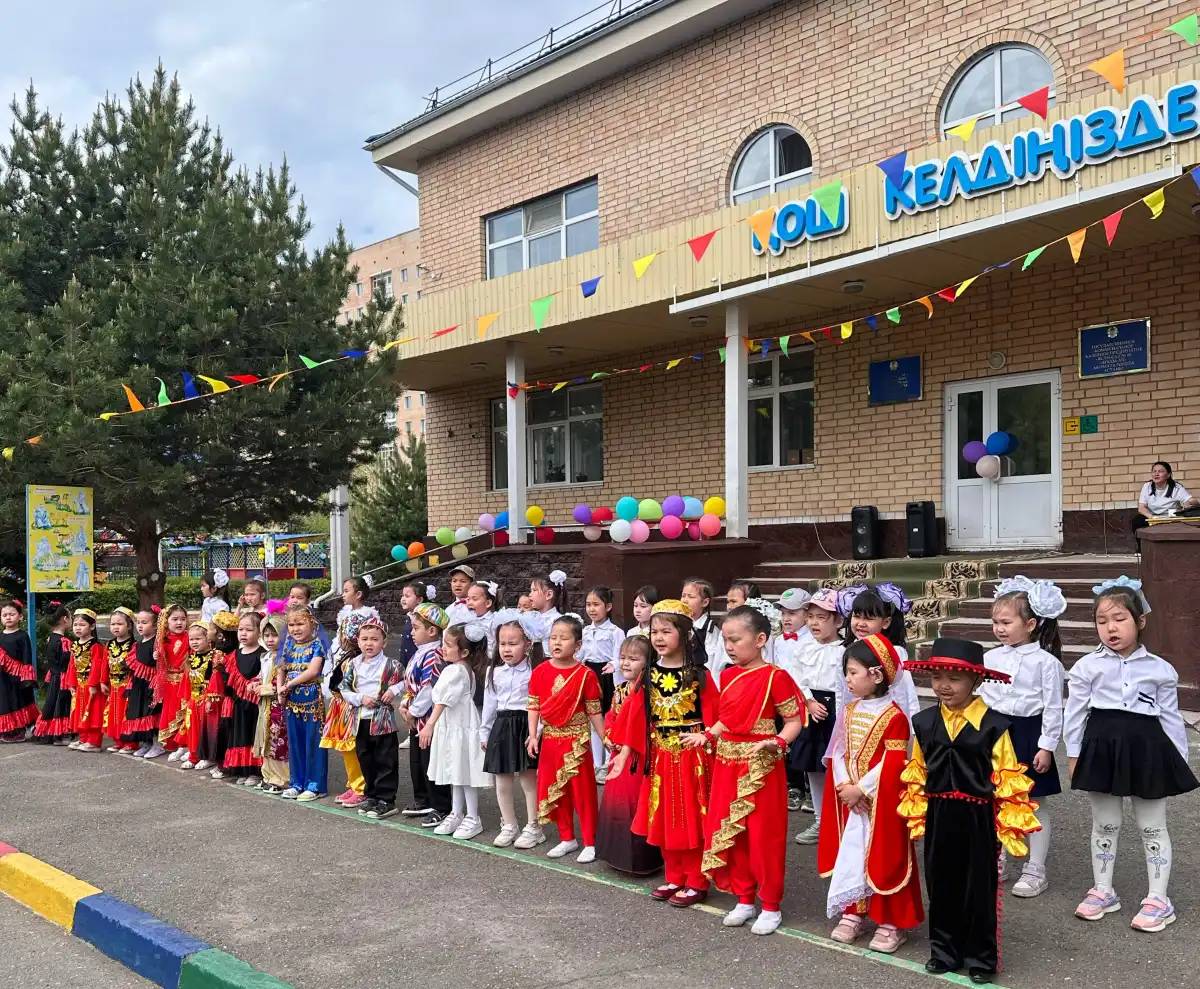 «Бір шаңырақ астындамыз!»: Астана бүлдіршіндері Бірлік күнін атап өтті